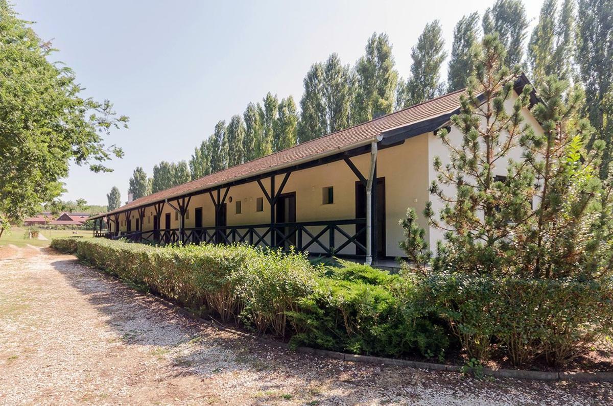 Sipito Pihenopark Hotel Pilis Exterior foto