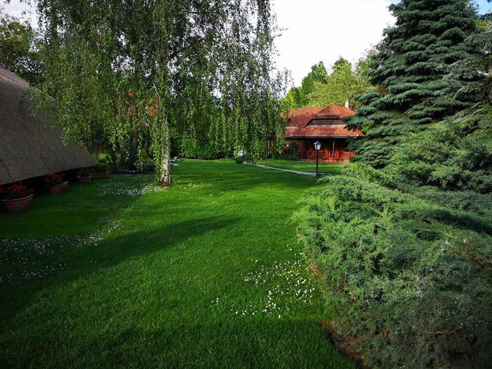 Sipito Pihenopark Hotel Pilis Exterior foto